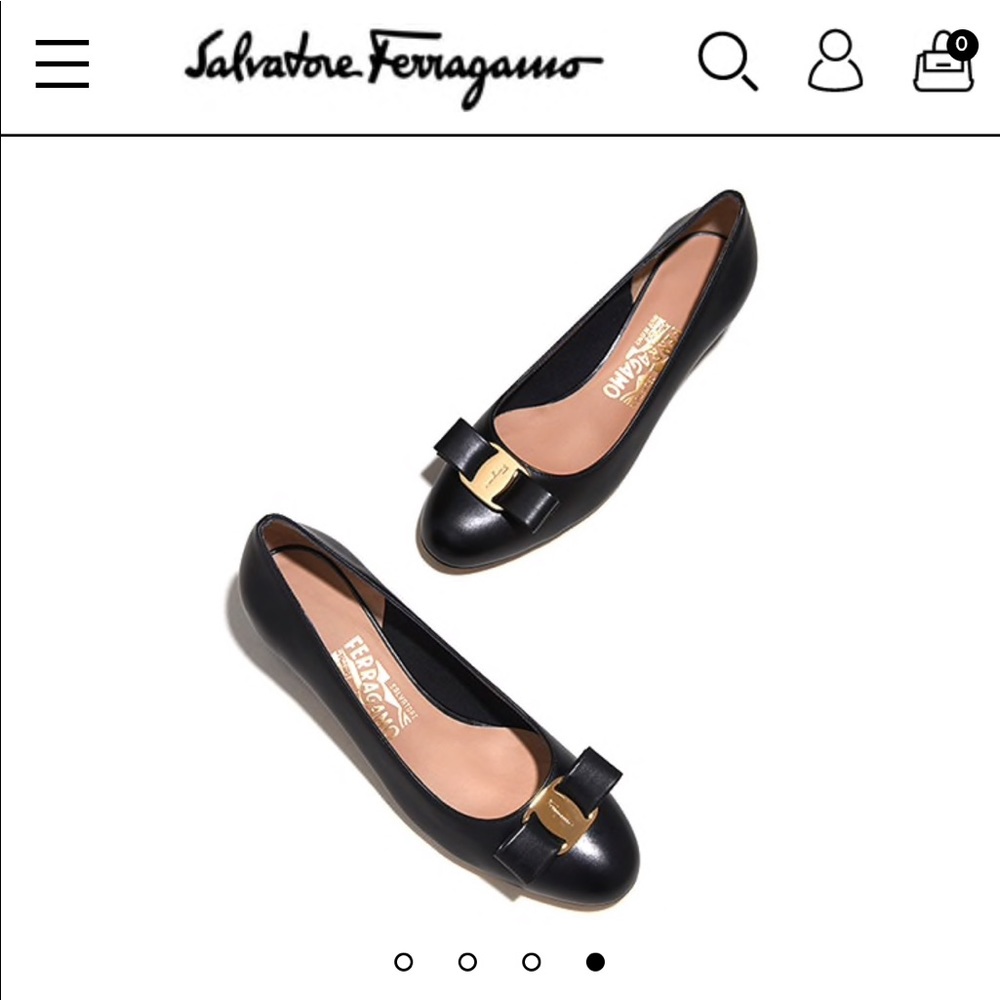Salvatore Ferragamo black Vara bow pumps like new